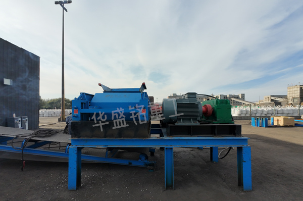 硅錳合金礦破碎機(jī) 齒輥式破碎機(jī) 時(shí)產(chǎn)150噸雙齒輥破碎機(jī)